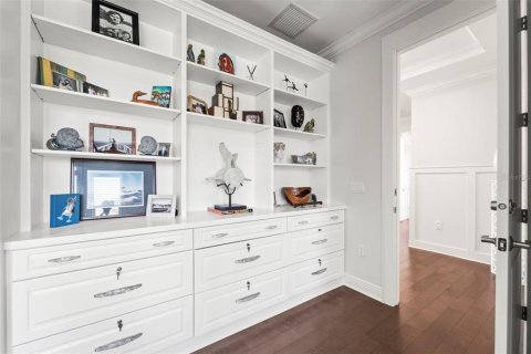 Casa en venta en Saint Petersburg, Florida, 4 dormitorios, 396.14 m2 № 2205103 - foto 23