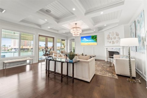 Casa en venta en Saint Petersburg, Florida, 4 dormitorios, 396.14 m2 № 2205103 - foto 5