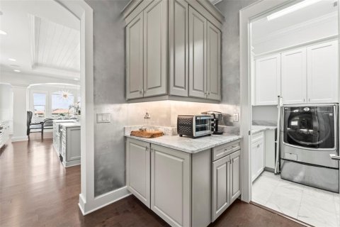 Casa en venta en Saint Petersburg, Florida, 4 dormitorios, 396.14 m2 № 2205103 - foto 13
