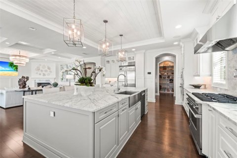 Casa en venta en Saint Petersburg, Florida, 4 dormitorios, 396.14 m2 № 2205103 - foto 9