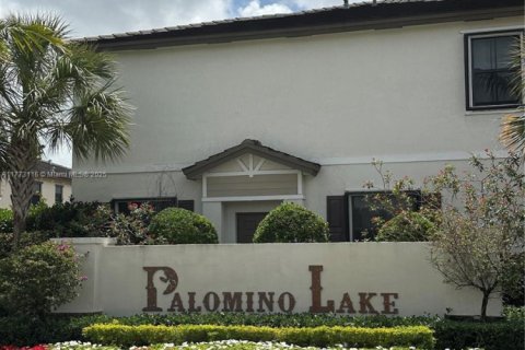 Townhouse in Davie, Florida 3 bedrooms, 133.59 sq.m. № 2037602