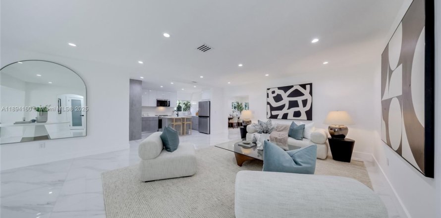 Дом в Майами, Флорида 4 спальни, 323.86м2 № 1945900