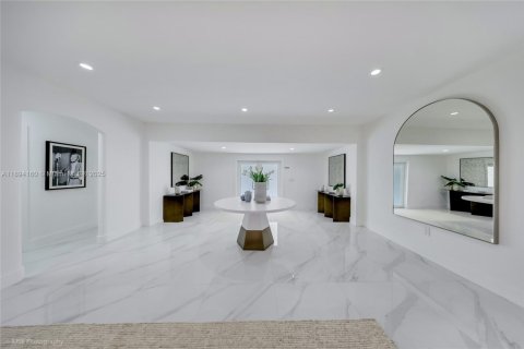 Купить виллу или дом в Майами, Флорида 4 спальни, 323.86м2, № 1945900 - фото 25