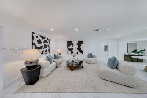 Купить виллу или дом в Майами, Флорида 4 спальни, 323.86м2, № 1945900 - фото 28