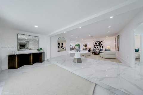 Купить виллу или дом в Майами, Флорида 4 спальни, 323.86м2, № 1945900 - фото 27