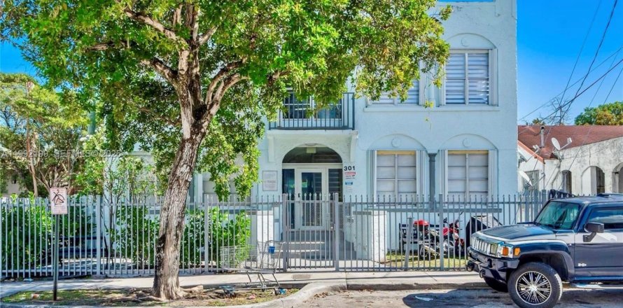 Apartment in Miami, Florida 2 bedrooms, 74.32 sq.m. № 2055589