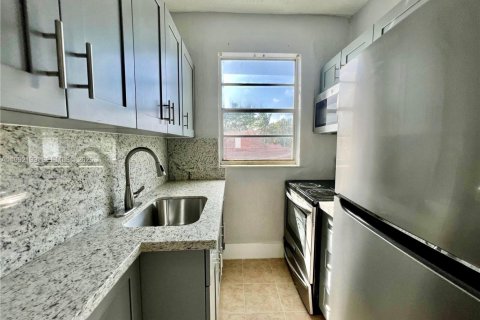 Apartment in Miami, Florida 2 bedrooms, 74.32 sq.m. № 2055589 - photo 4