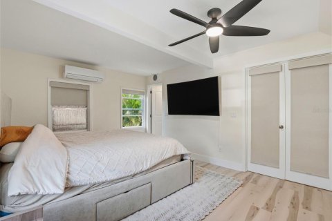 Casa en venta en Tampa, Florida, 4 dormitorios, 134.71 m2 № 2212936 - foto 12