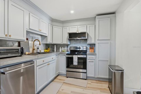 Casa en venta en Tampa, Florida, 4 dormitorios, 134.71 m2 № 2212936 - foto 8