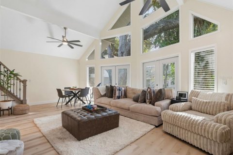 Casa en venta en Tampa, Florida, 4 dormitorios, 134.71 m2 № 2212936 - foto 6