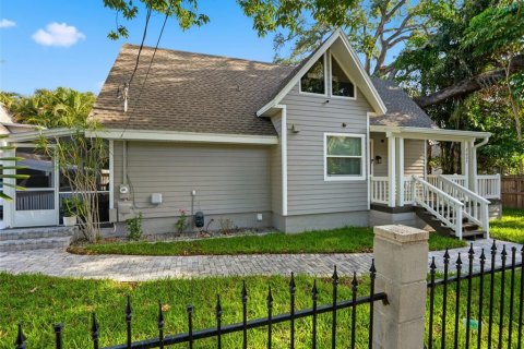 Casa en venta en Tampa, Florida, 4 dormitorios, 134.71 m2 № 2212936 - foto 4