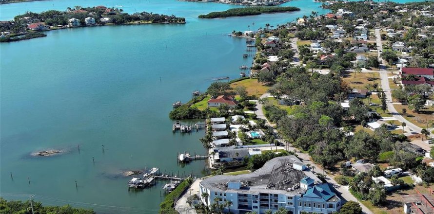 Condo in Nokomis, Florida, 2 bedrooms  № 2144895
