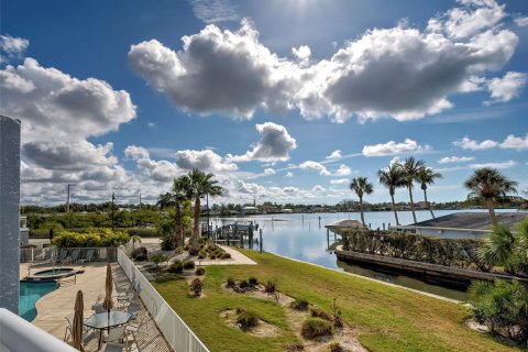 Condo in Nokomis, Florida, 2 bedrooms  № 2144895 - photo 8
