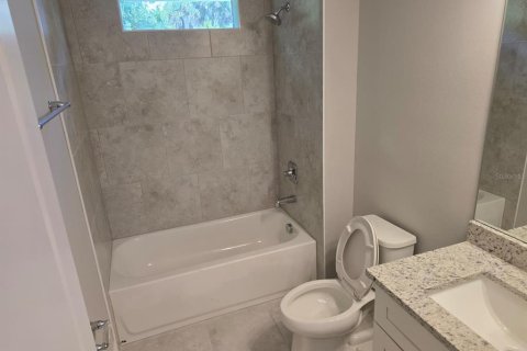 House in North Port, Florida 3 bedrooms, 150.04 sq.m. № 2209879 - photo 12
