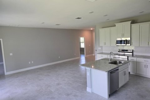 House in North Port, Florida 3 bedrooms, 150.04 sq.m. № 2209879 - photo 3