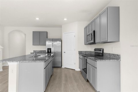 House in Wesley Chapel, Florida 5 bedrooms, 242.01 sq.m. № 1870232 - photo 8