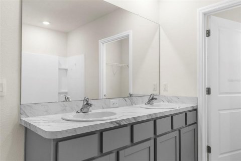 House in Wesley Chapel, Florida 5 bedrooms, 242.01 sq.m. № 1870232 - photo 17