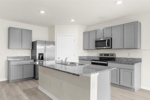 House in Wesley Chapel, Florida 5 bedrooms, 242.01 sq.m. № 1870232 - photo 9