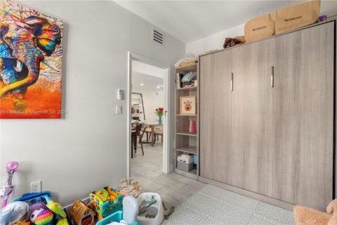 Townhouse in Aventura, Florida 4 bedrooms, 137.59 sq.m. № 1925030 - photo 17