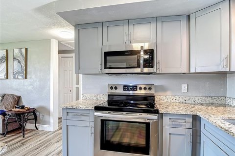 Villa ou maison à vendre à Port Richey, Floride: 2 chambres, 94.76 m2 № 1856576 - photo 21