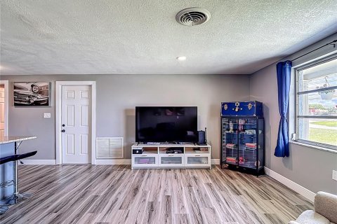 Villa ou maison à vendre à Port Richey, Floride: 2 chambres, 94.76 m2 № 1856576 - photo 11