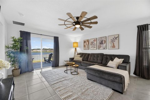 House in Wimauma, Florida 3 bedrooms, 145.48 sq.m. № 2234284 - photo 5