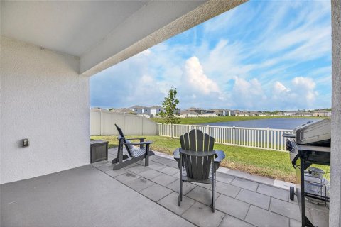 House in Wimauma, Florida 3 bedrooms, 145.48 sq.m. № 2234284 - photo 2