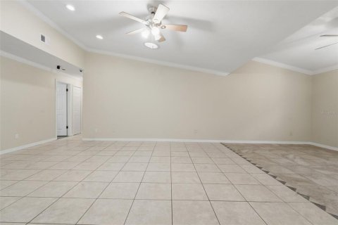 House in Orlando, Florida 3 bedrooms, 181.53 sq.m. № 2201280 - photo 8