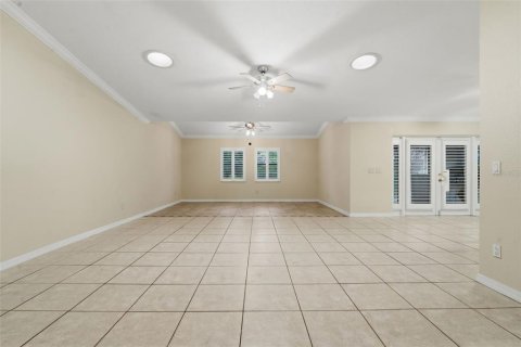 House in Orlando, Florida 3 bedrooms, 181.53 sq.m. № 2201280 - photo 4