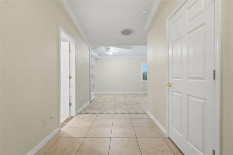 House in Orlando, Florida 3 bedrooms, 181.53 sq.m. № 2201280 - photo 10