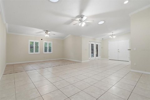 House in Orlando, Florida 3 bedrooms, 181.53 sq.m. № 2201280 - photo 3