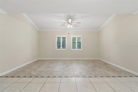House in Orlando, Florida 3 bedrooms, 181.53 sq.m. № 2201280 - photo 5