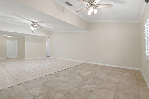 House in Orlando, Florida 3 bedrooms, 181.53 sq.m. № 2201280 - photo 6