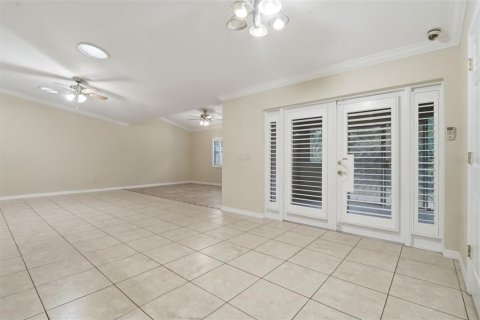 House in Orlando, Florida 3 bedrooms, 181.53 sq.m. № 2201280 - photo 11