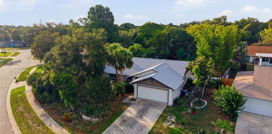 House in Orlando, Florida 3 bedrooms, 181.53 sq.m. № 2201280
