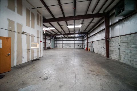 Immobilier commercial à louer à DeBary, Floride № 1824317 - photo 3
