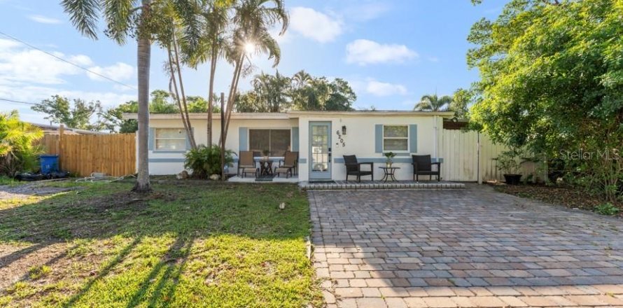Villa ou maison à Pinellas Park, Floride 3 chambres, 105.72 m2 № 2213865