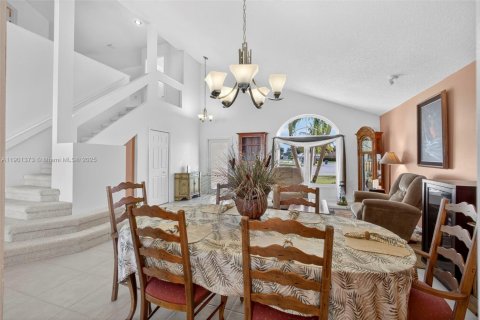 Casa en venta en Royal Palm Beach, Florida, 3 dormitorios, 254.09 m2 № 1951535 - foto 23