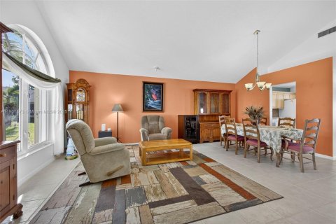 Casa en venta en Royal Palm Beach, Florida, 3 dormitorios, 254.09 m2 № 1951535 - foto 7