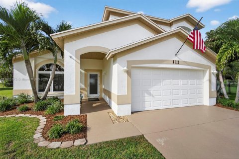 Casa en venta en Royal Palm Beach, Florida, 3 dormitorios, 254.09 m2 № 1951535 - foto 2