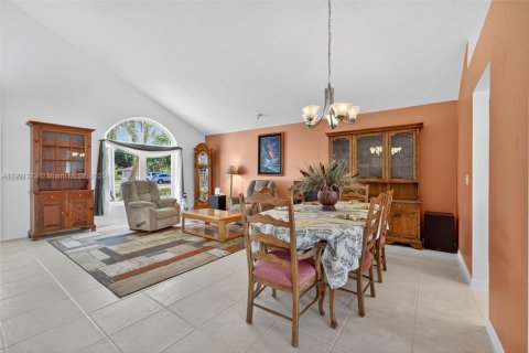 Casa en venta en Royal Palm Beach, Florida, 3 dormitorios, 254.09 m2 № 1951535 - foto 8