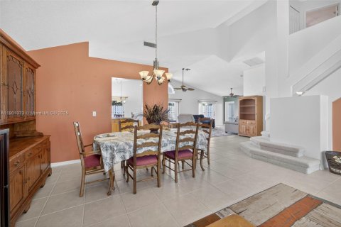 Casa en venta en Royal Palm Beach, Florida, 3 dormitorios, 254.09 m2 № 1951535 - foto 9