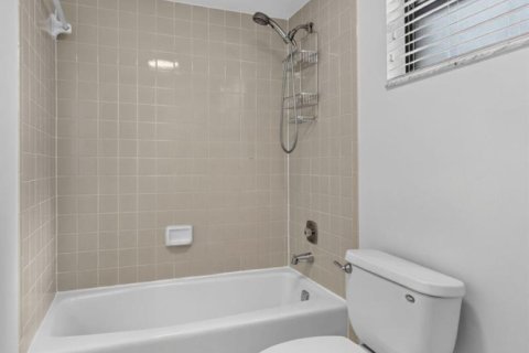 Condominio en venta en Wellington, Florida, 2 dormitorios, 130.06 m2 № 2431275 - foto 18