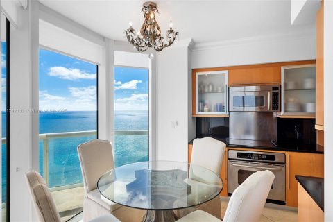 Condominio en venta en Miami Beach, Florida, 3 dormitorios, 163.6 m2 № 1951092 - foto 4