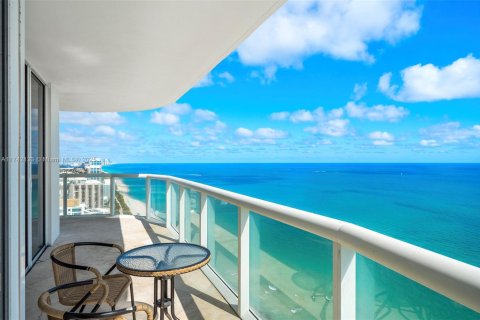 Condominio en Miami Beach, Florida, 3 dormitorios  № 1951092