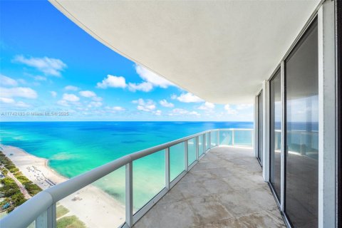Condominio en venta en Miami Beach, Florida, 3 dormitorios, 163.6 m2 № 1951092 - foto 25