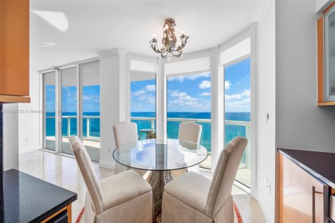 Condominio en venta en Miami Beach, Florida, 3 dormitorios, 163.6 m2 № 1951092 - foto 3