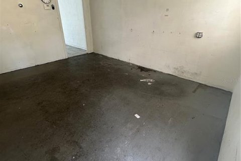 Immobilier commercial à louer à Gulfport, Floride: 1797.57 m2 № 1780466 - photo 10