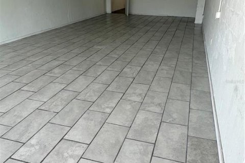 Immobilier commercial à louer à Gulfport, Floride: 1797.57 m2 № 1780466 - photo 4