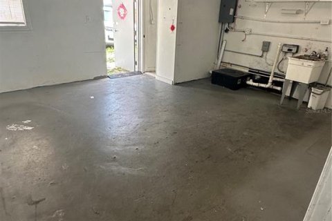 Immobilier commercial à louer à Gulfport, Floride: 1797.57 m2 № 1780466 - photo 8